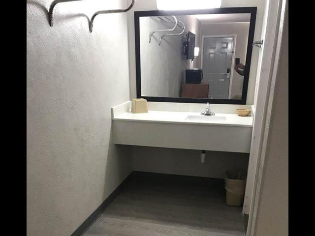 Executive Inn 킹스빌 외부 사진